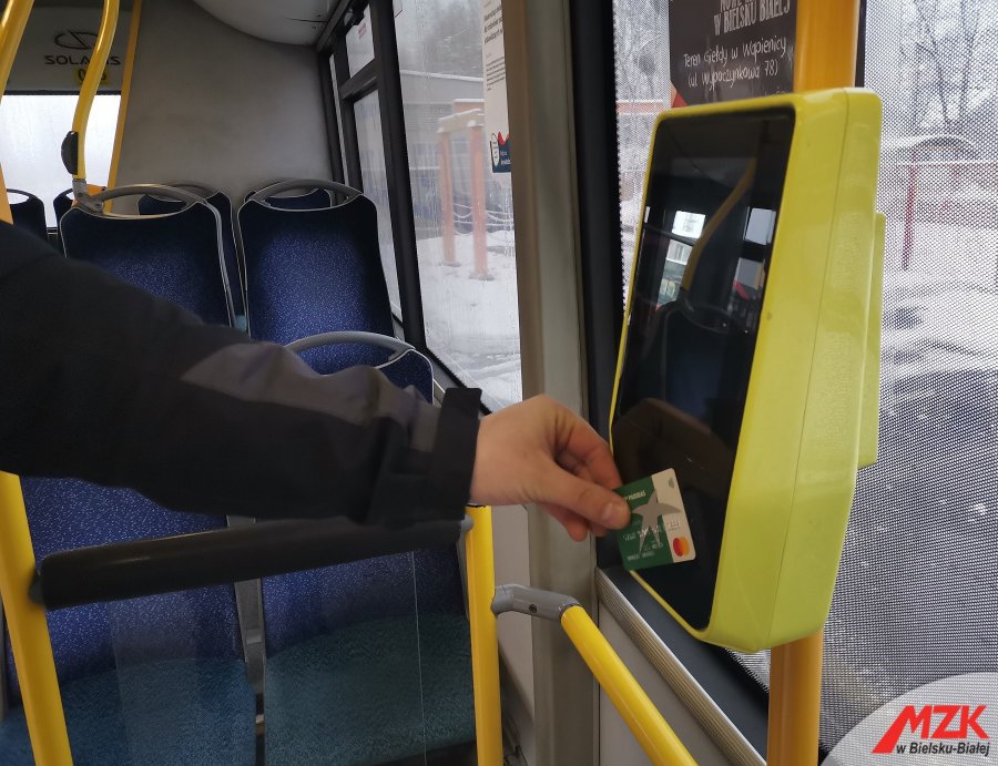 Nowoczesne kasowniki w autobusach MZK. Za przejazd zapłacisz kartą zbliżeniową