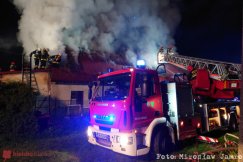 Całonocna akcja gaśnicza w Rybarzowicach. Zagrożeni ludzie i zwierzęta - film