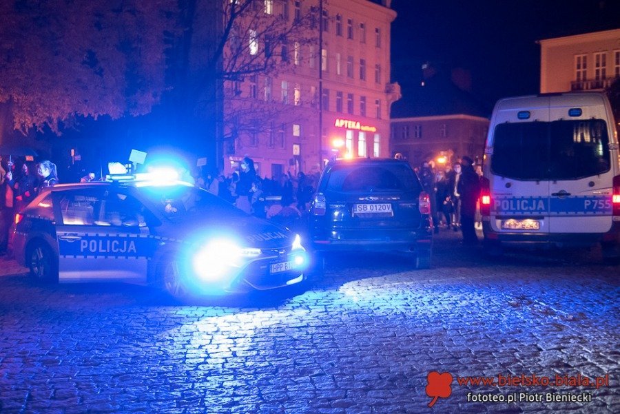 Prezydent nie potępi protestu kobiet. Ostra odpowiedź na interpelację