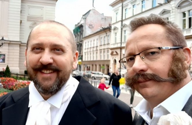 Drugie życie Teatralnej Fabryki Sensacji. Album znanych bielskich historyków