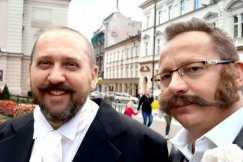 Drugie życie Teatralnej Fabryki Sensacji. Album znanych bielskich historyków