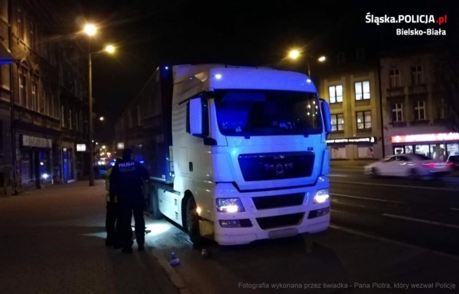 TIR-widmo w centrum Bielska-Białej. Kierowca z trzema promilami! - foto