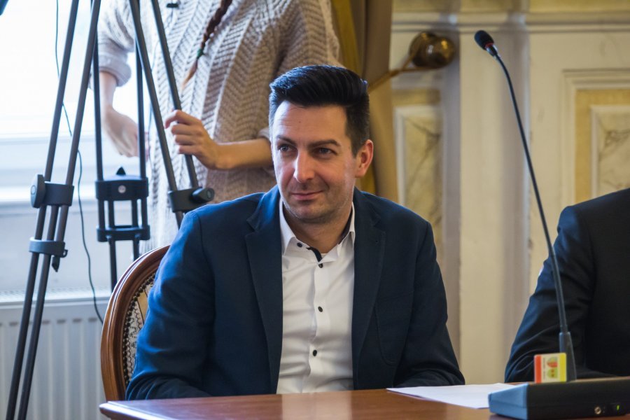 Przypadki opętania przez diabła trzeba zgłaszać biskupowi. Petycja o ukaranie radnego