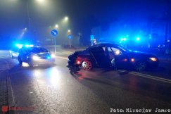 Z ostatniej chwili: Nocny pościg we mgle. Podczas ucieczki wyłączył światła - foto