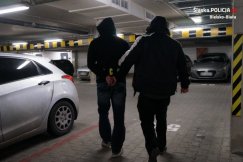 Kobieta w sidłach fałszywych policjantów. Udana zasadzka na oszusta - foto