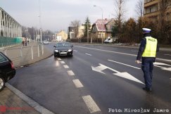 Śpieszył się kupić kwiaty dziewczynie. Został ukarany mandatem - foto