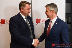 Polityka w bielskim samorządzie. Prezydent wymienia uprzejmości z posłem PiS