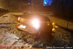 Po rodzinnej kłótni usiadł za kierownicą. Wpadł autem do rowu - foto