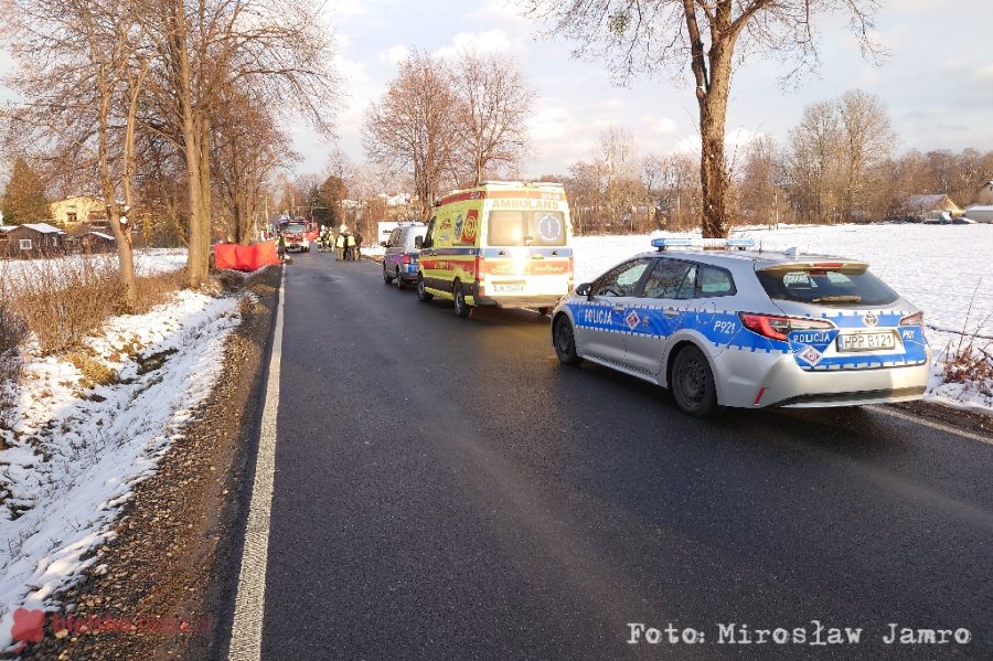 Koszmarny wypadek na drodze w Kozach. Nie żyje mężczyzna - foto
