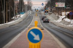 Wreszcie cała ul. Żywiecka zmodernizowana. Jest pas rozdzielający - foto