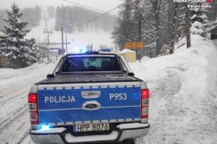 Fatalne warunki na drogach. Policja zaleca, aby odłożyć podróż - foto
