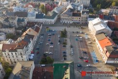 Diabelski młyn stanie na placu Wojska Polskiego. Panorama miasta z karuzeli