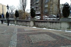 Nie będzie malunków na murku obok ratusza. Przyjdzie czas na estetyzację