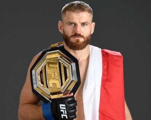 Wielka walka w obronie prestiżowego tytułu. Mistrzowska gala UFC w Polsacie!