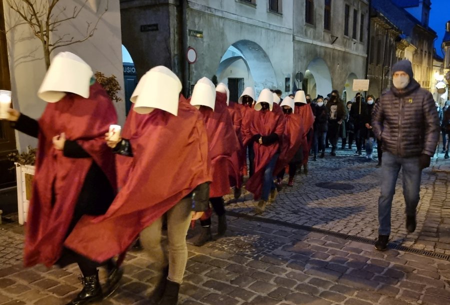 Życzenia na Dzień Kobiet. Manifestacja w centrum Bielska-Białej ZDJĘCIA