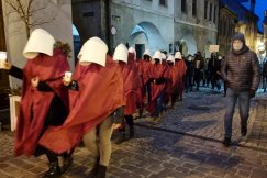 Życzenia na Dzień Kobiet. Manifestacja w centrum Bielska-Białej ZDJĘCIA