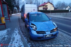 Poważne uszkodzenia po zderzeniu z jeleniem. Zwierzę nie przeżyło - foto