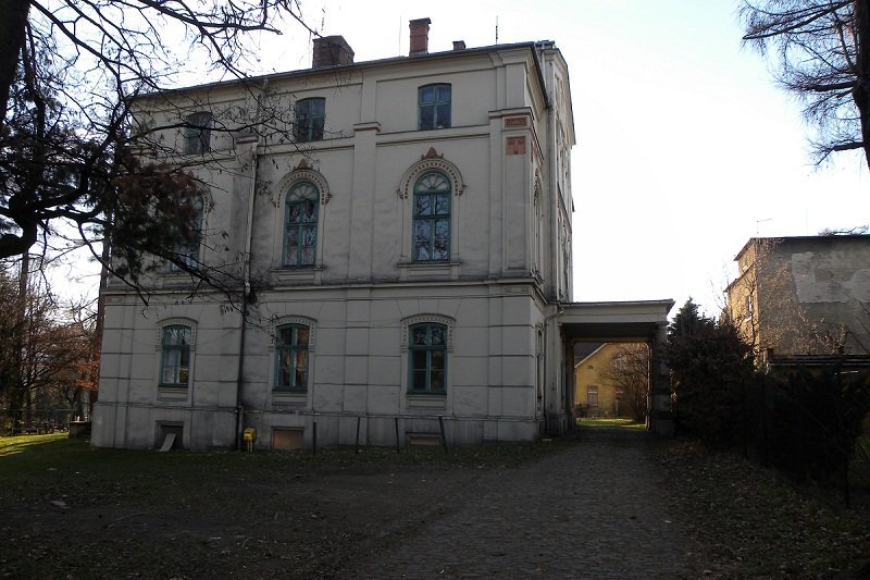 Zaniedbana willa Bartelmussa na sprzedaż. Dotychczas nikt nie chciał kupić zabytku