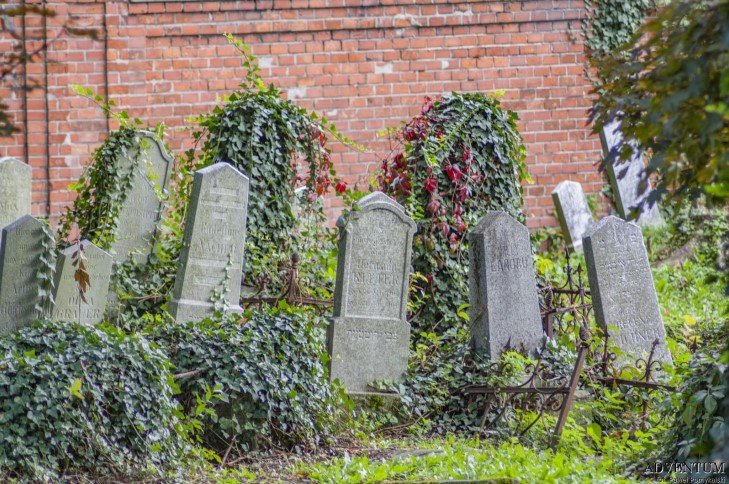 Będzie lapidarium na cmentarzu żydowskim. Renowacja płyt nagrobnych i muru