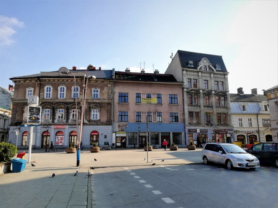 Zabytkowa kamienica w centrum na sprzedaż. Cena robi wrażenie