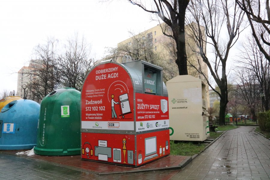 Obok bloków na osiedlach stanęły wielkie pojemniki na elektroodpady LOKALIZACJE
