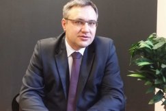 Koniec medialnych spekulacji. Polityczny transfer do klubu Polska 2050