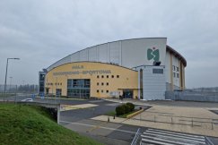 Masowe szczepienia pod Dębowcem to niewypał? Kolejne ograniczenia dla pacjentów