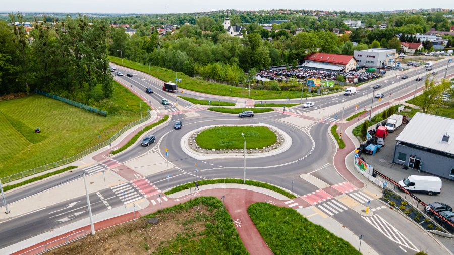Proboszcz z Wapienicy upamiętniony. Ważne skrzyżowanie z imieniem dzielnego księdza