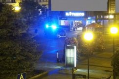 Wandal zrywał lusterka zaparkowanych samochodów. Ujęto go na Rynku
