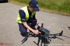 Powietrzny patrol zawisł nad miastem. Nowoczesny dron w służbie policji - foto