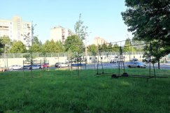 Posadzili drzewa, ale stalowe ustrojstwo nie zniknęło