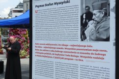Historyczne zdjęcia na placu Chrobrego. Te niezwykłe chwile obserwowała cała Polska - foto