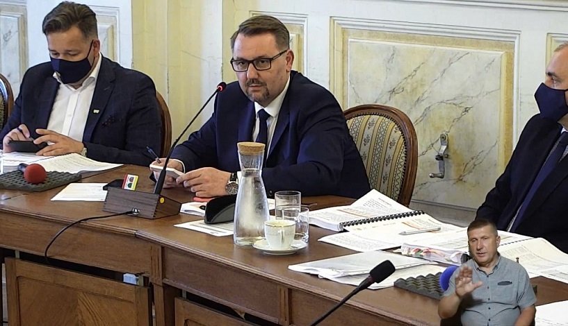 Prezydent Bielska-Białej przyjmie podwyżkę? "Musiałbym natychmiast opuścić salę sesyjną"
