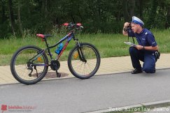 Wypadek na rowerze. Dziewczynka doznała urazu brzucha - foto