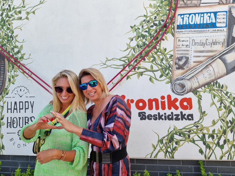 Na miękkich łóżkach z baldachimami. Coś dla dzieci i dorosłych na Błoniach