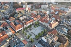 Jajecznica usmażona na płycie rynku. Jest szansa na odbetonowanie starówki?