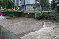 Pogotowie przeciwpowodziowe w Bielsku-Białej. Szybko przybywa wody! - foto