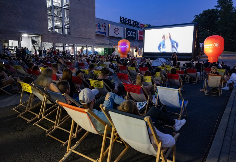 Kino w plenerze przy Gemini Park Bielsko-Biała