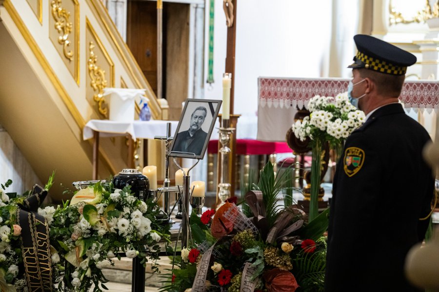Ostatnia owacja dla wybitnego aktora. Kazimierz Czapla spoczął w Białej - foto