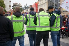 Szczególne środki ostrożności w centrum Bielska-Białej. W akcji zespół antykonfliktowy - foto