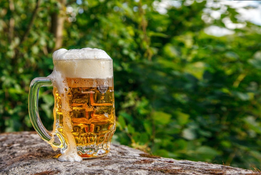 Szklanka, pokal czy kufel do piwa - jakie szkło wybrać?
