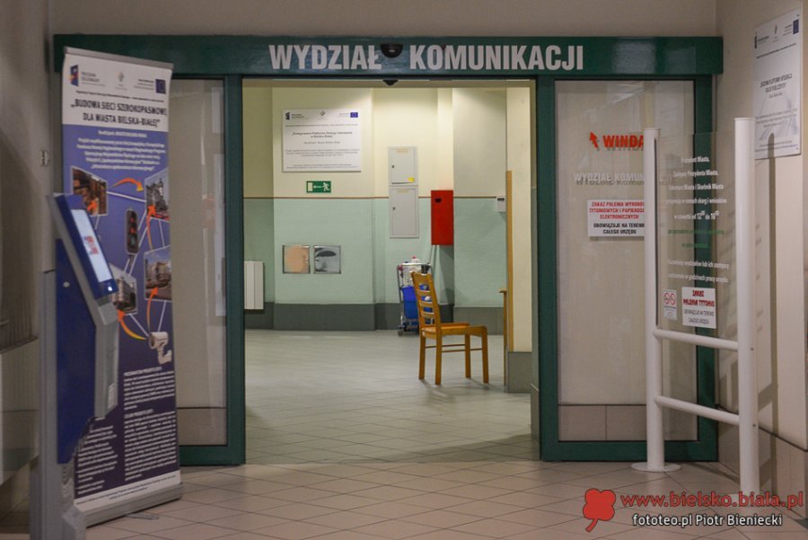 Wydział Komunikacji zostanie w ratuszu. Nowa lokalizacja "wzbudza wątpliwości”