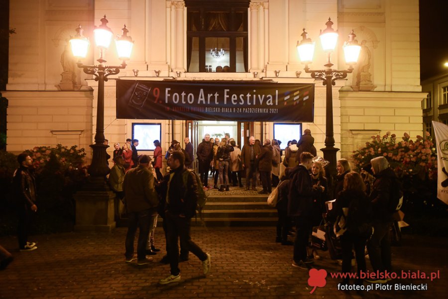 9. FotoArtFestival ruszył w teatrze. Nie było wielu zaproszonych gości ZDJĘCIA