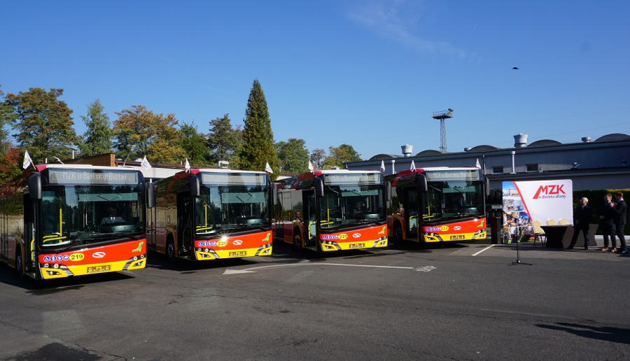 Nowe autobusy w MZK. Mają tapicerki wybrane przez mieszkańców ZDJĘCIA