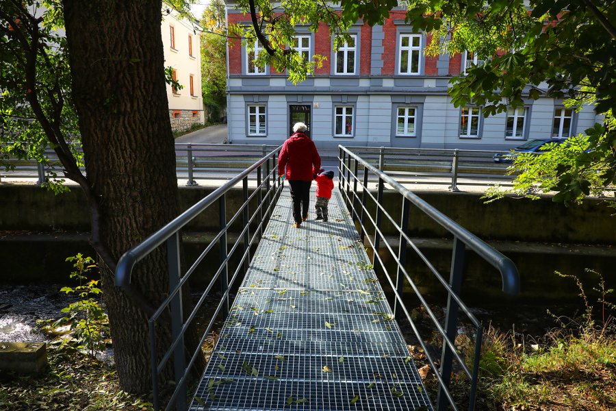 Kładka jest teraz niezniszczalna. Prowadzi do mini bulwarów nad Niwką - foto