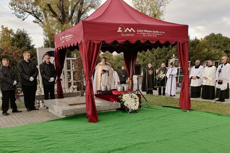 Pochówek dzieci zmarłych przed urodzeniem. Smutna ceremonia w Kamienicy - foto