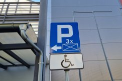 Bezkarność na niebieskiej kopercie. Straż Miejska rzadko interweniuje