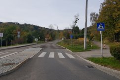 Ruszyły prace w al. Armii Krajowej. Droga o szerokości 5,5 m i dwumetrowy chodnik