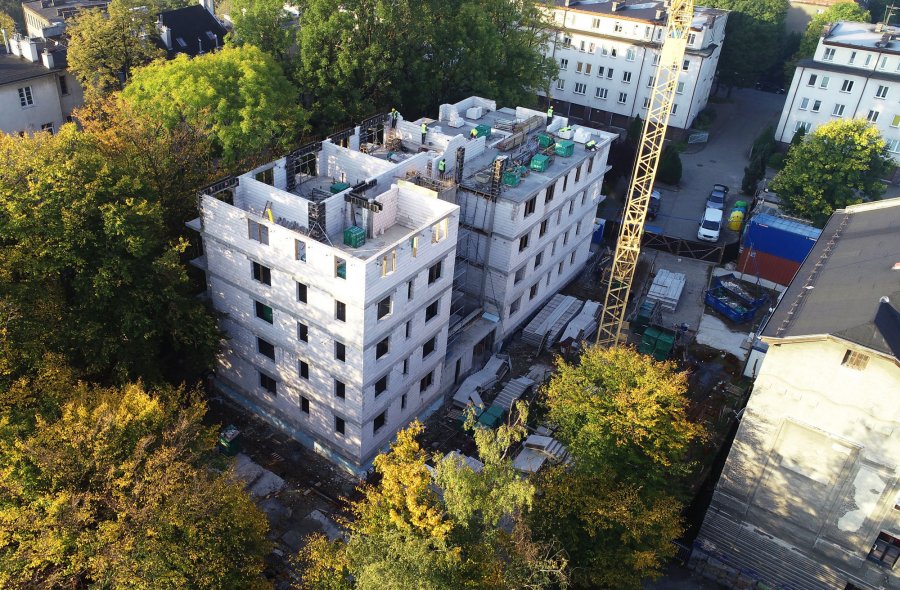 Szybko rośnie dom przy Batorego. Mieszkania dla osób o średnich dochodach - foto