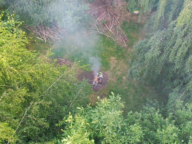 Gęsty dym nad Wapienicą i Komorowicami. Na rozpoznanie wysłano drona